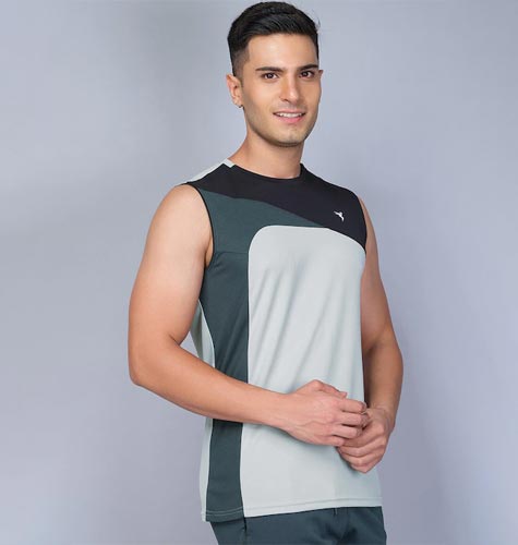 Men Colorblocked Vest